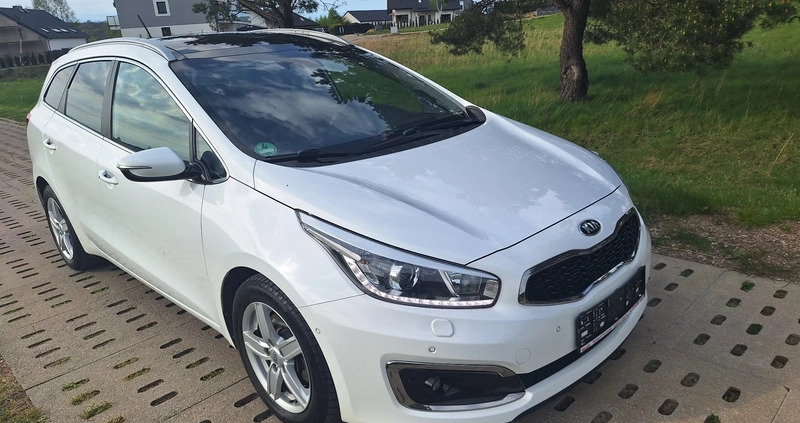Kia Ceed cena 38900 przebieg: 209000, rok produkcji 2015 z Lębork małe 301